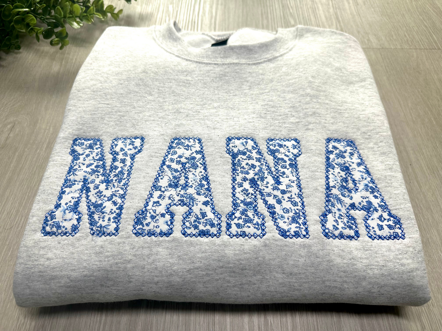 Personalized Nana Sweatshirt Gift , Personalized Embroidered sweatshirt, Women’s Clothing ,Mothers Day Gift , Birthday Gift, mama sweatshirt